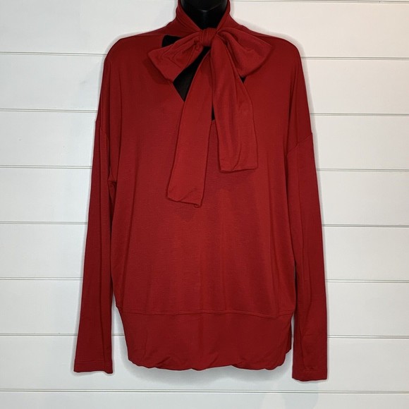 Cabi Medium Top 3804 Red SOFT Ties at V-Neck Long Sleeve Tess Tee Christmas - Picture 2 of 7